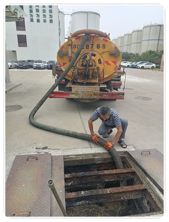 新州镇隔油池清掏